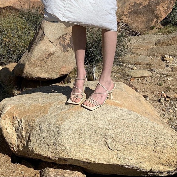 MIISTA London Kitten Heel Black Strappy Sandal SZ 9 NWB - Picture 5 of 12